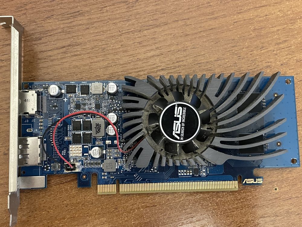 Память DDR4 8/4 гб Видеокарта gt 1030 2gb Монитор LG 22 дюйма