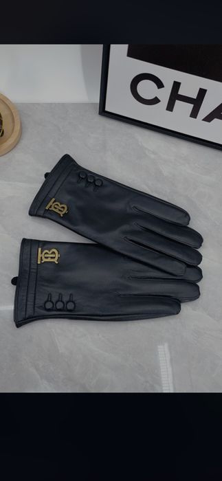 Mănuși Burberry model 2026