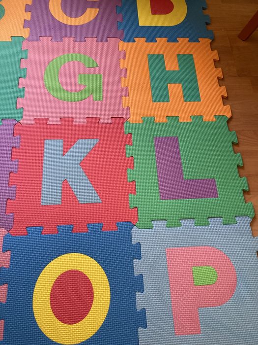 Пъзел килим за игра с букви и цифри