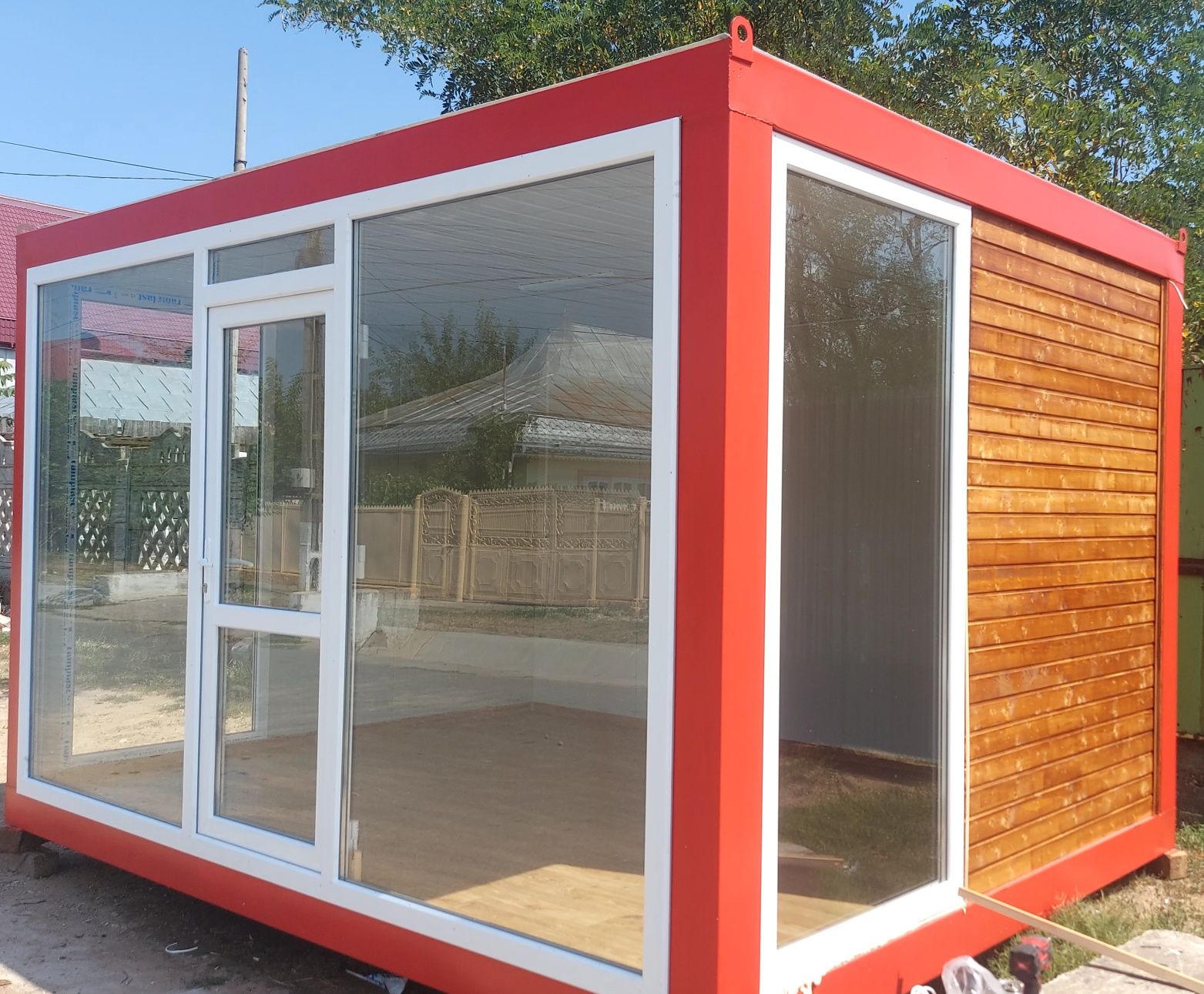 Vand container cu terasa