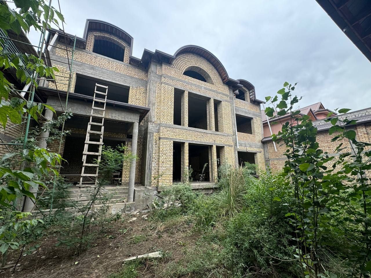 Продажа Евро коробка Расположен Амира темура