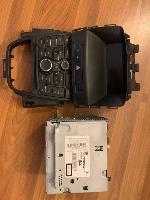 Radio + Ecran + Butoane Media - Full pachet - Opel Astra J GTC 2012