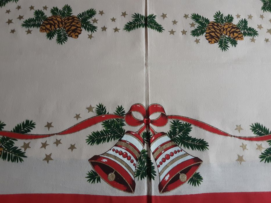 Коледни покривки и тишлайфери от 15 до 5 лв