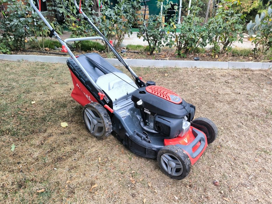 Самоходна моторна косачка Honda