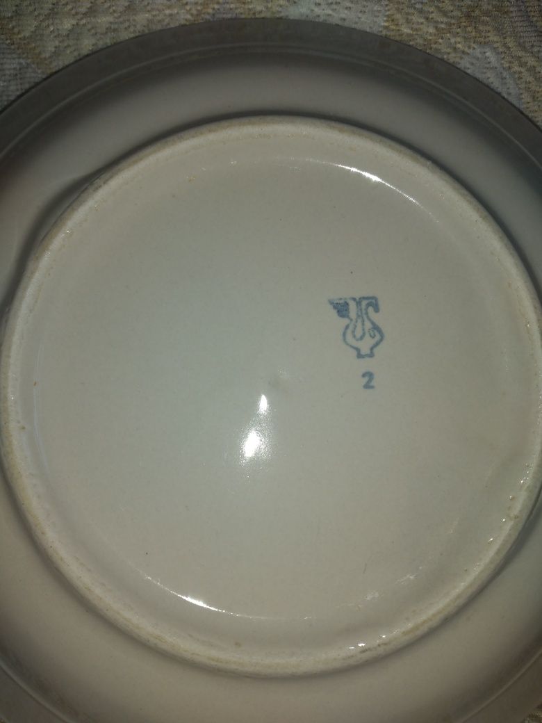 Продаю набор керамических тарелок  производства СССР