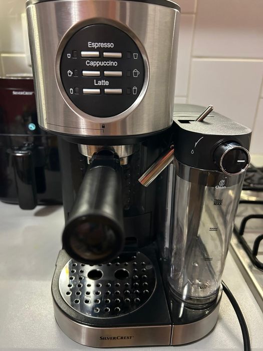 Espressor cu pârghie Silvercrest SEMM 1470 A2.