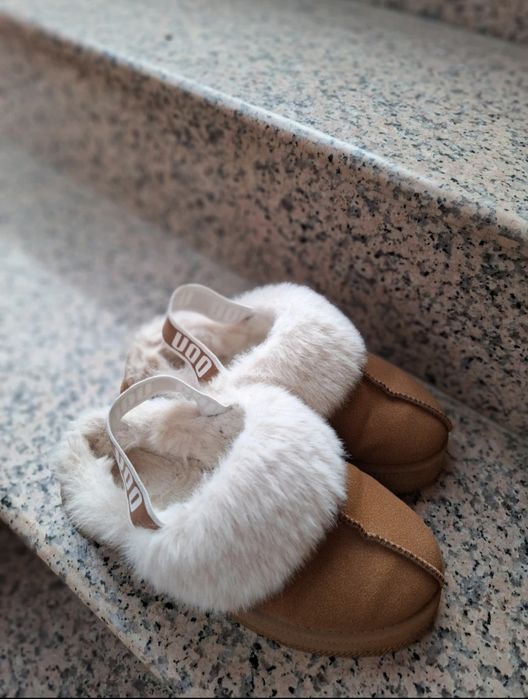 Papuci tip UGG Funkette