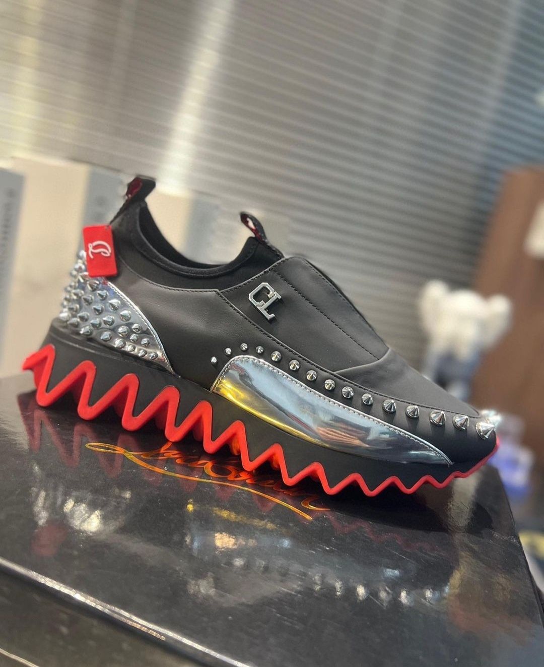 Christian Louboutin / model Marvel Khonshu editie limitata Marvel