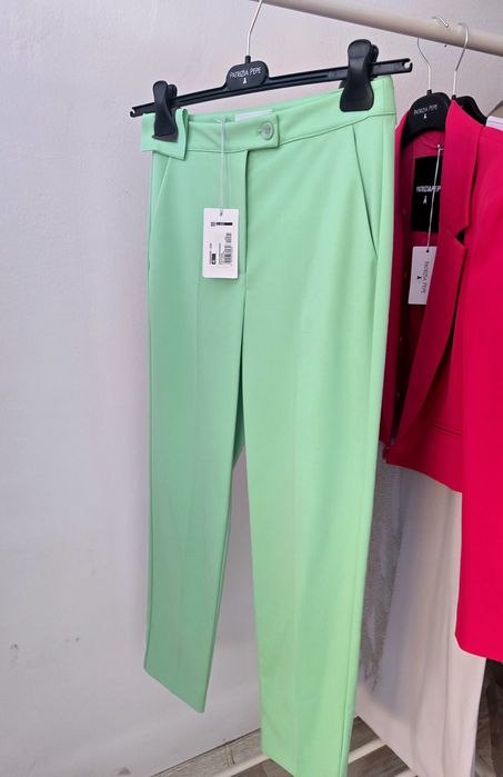 Зелен панталон Patrizia Pepe, тип цигара, размер 40/S,ново с етикет!