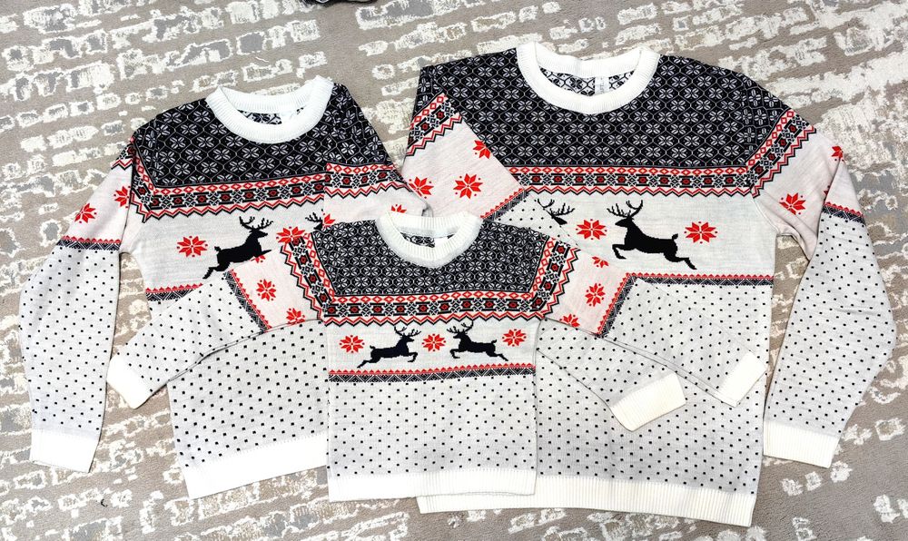 Свитера вязаные семейные, покупали для фотосессии.