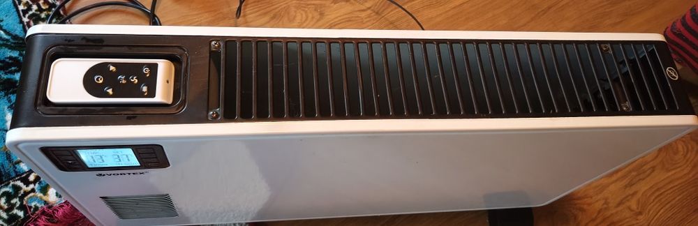 Calorifer electric Vortex cu termostat digital – stare foarte bună