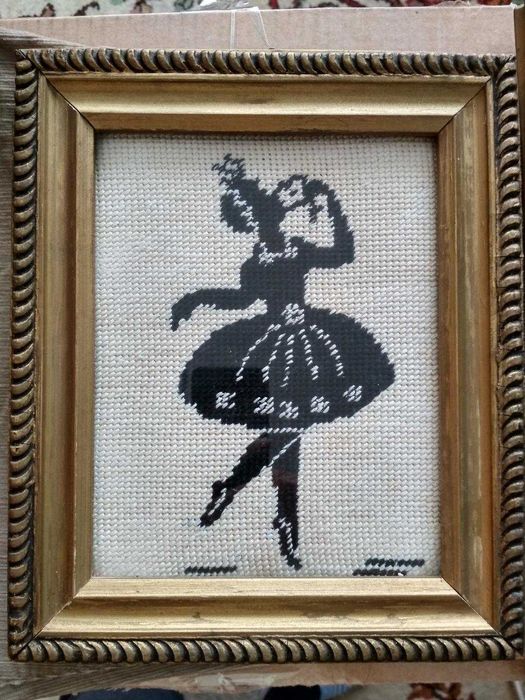 Set doua goblene alb-negru inramate /Balerina si Gentlemanul