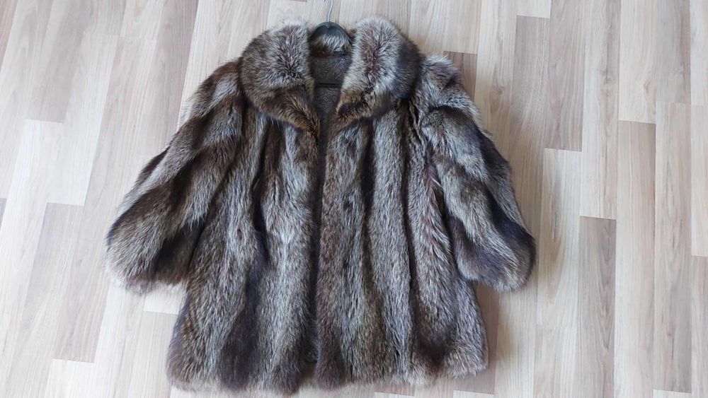 Кожено палто от енот