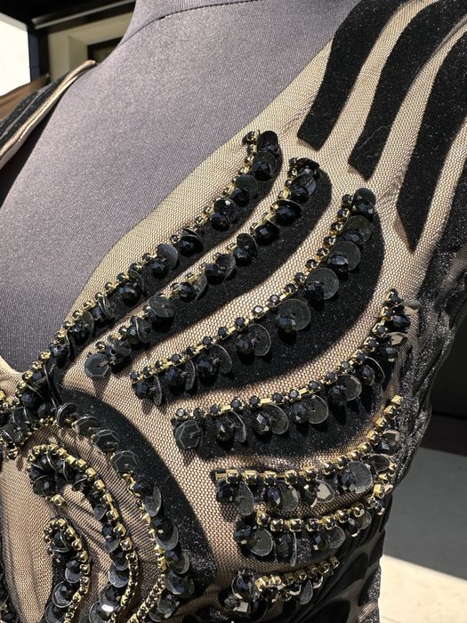 Rochie cu pietre eleganta