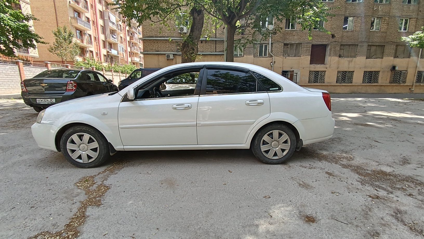 Lacetti 2010  sotiladi