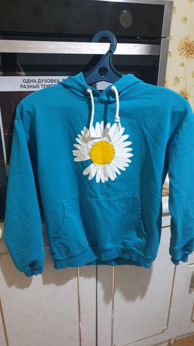 Продам девочковую кофту