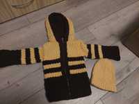Зимна ръчно плетена детска жилетка