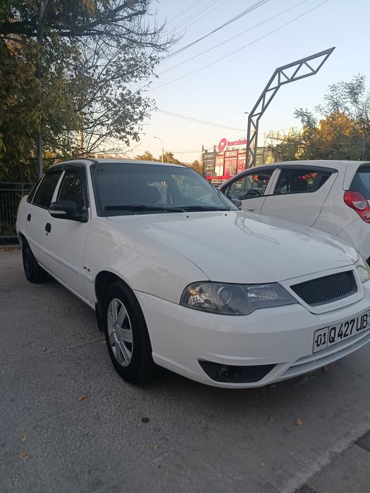 Gaz benzin yurishlari yaxshi yurib turgan moshina