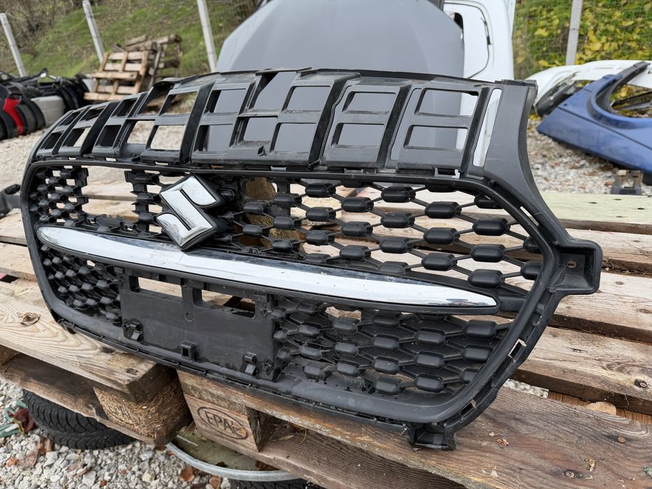 Решетка Suzuki Swift