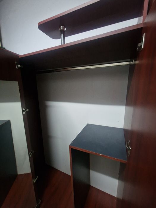 Vând mobila de sufragerie