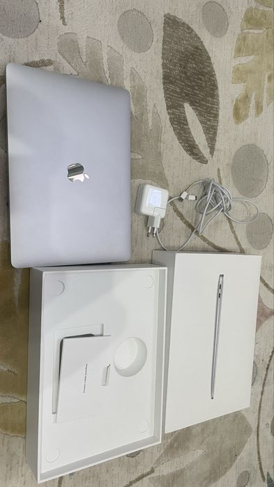 Macbook 2020 m1