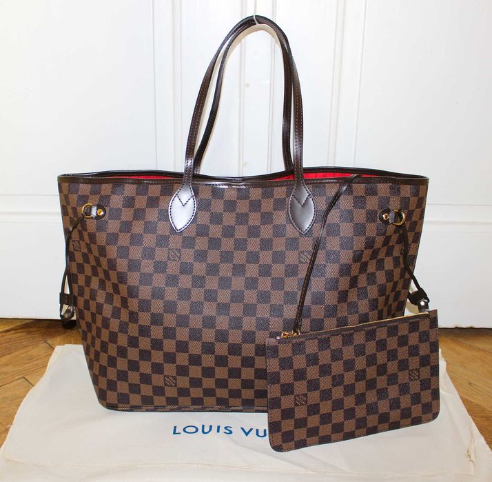 Дамската чанта Louis Vuitton Neverfull