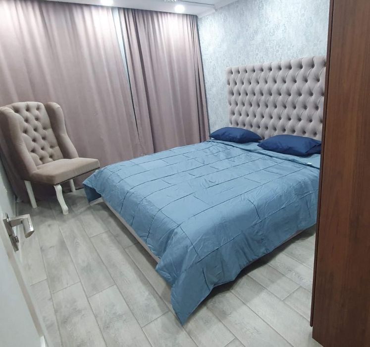 Кровать спальная