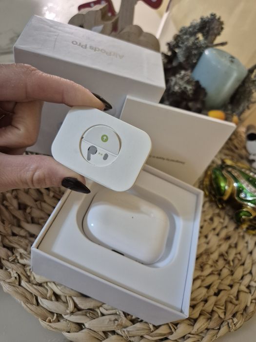 Слушалки с микрофон Apple Airpods Pro (2nd Gen) w Magsafe case (USB-C)