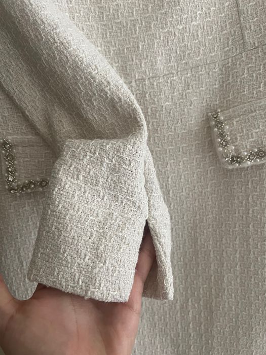 Бяла  къса рокля