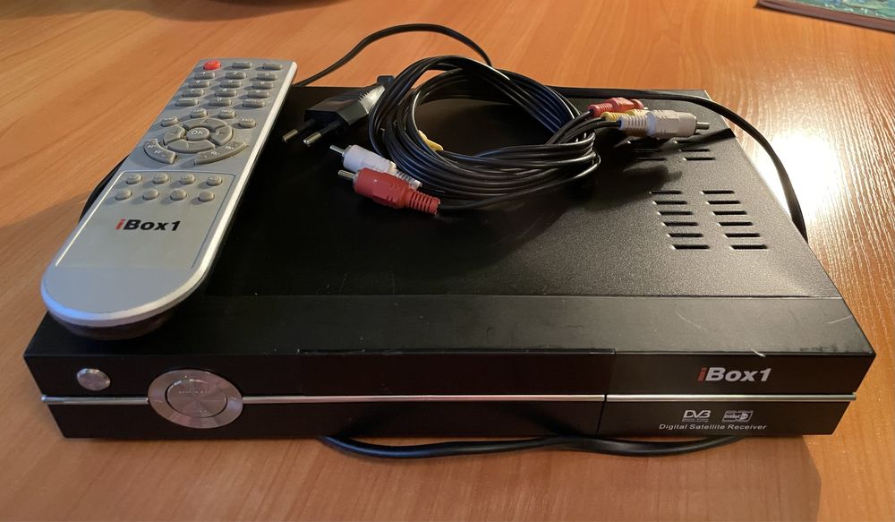 Спутниковые приставки iBox1, DVD-проигрыватель