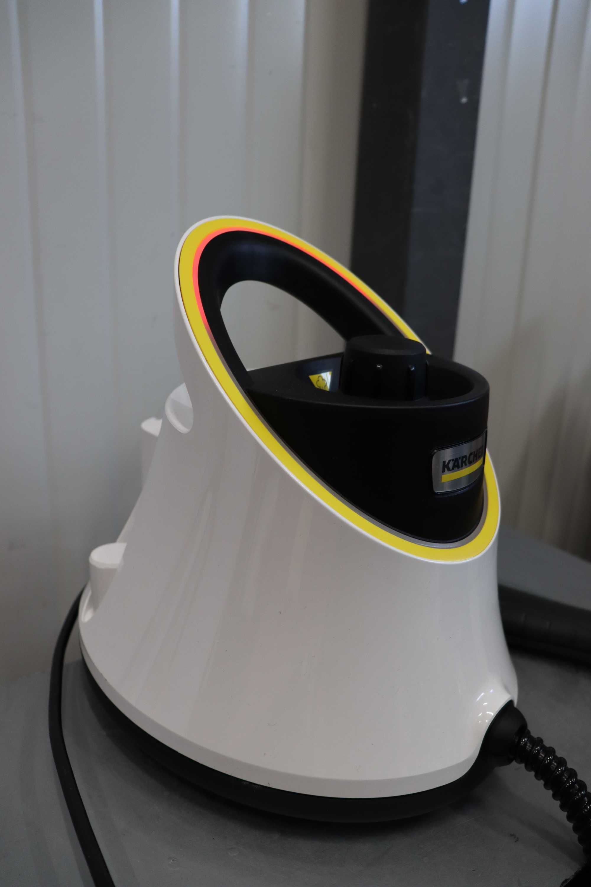 Парочистка Kärcher SC 2 Deluxe, Площ:75кв Резервоар 1л, 3,2 бар 1500W
