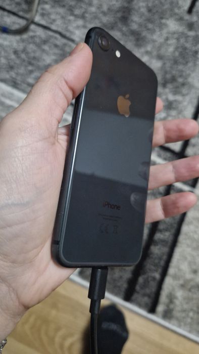 Iphone 8 folosit 1 an