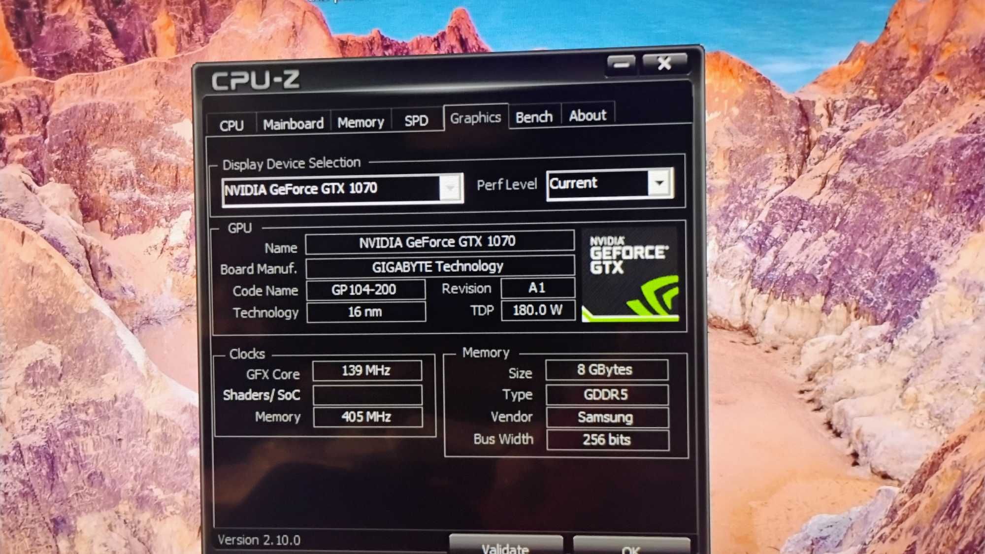 Placa video  GeForce GTX 1070 8G, Radeon RX VEGA 56 8G