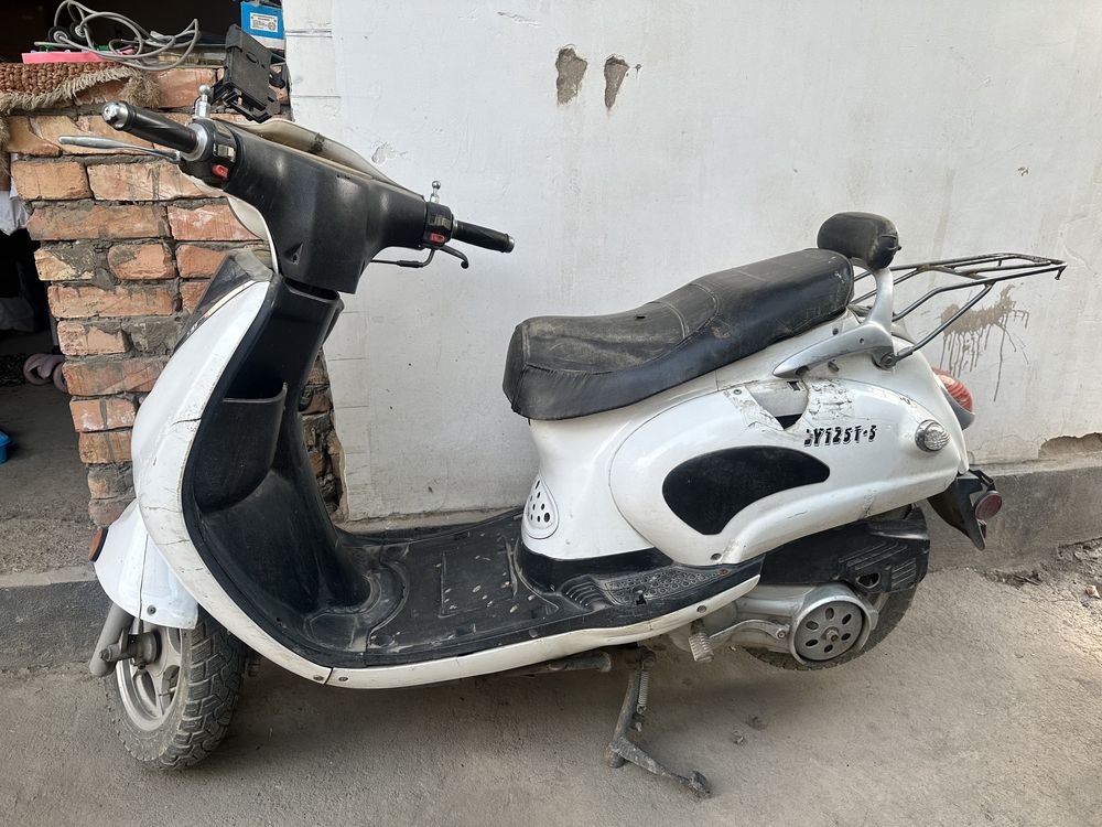 Продам скутор (мопед) jog