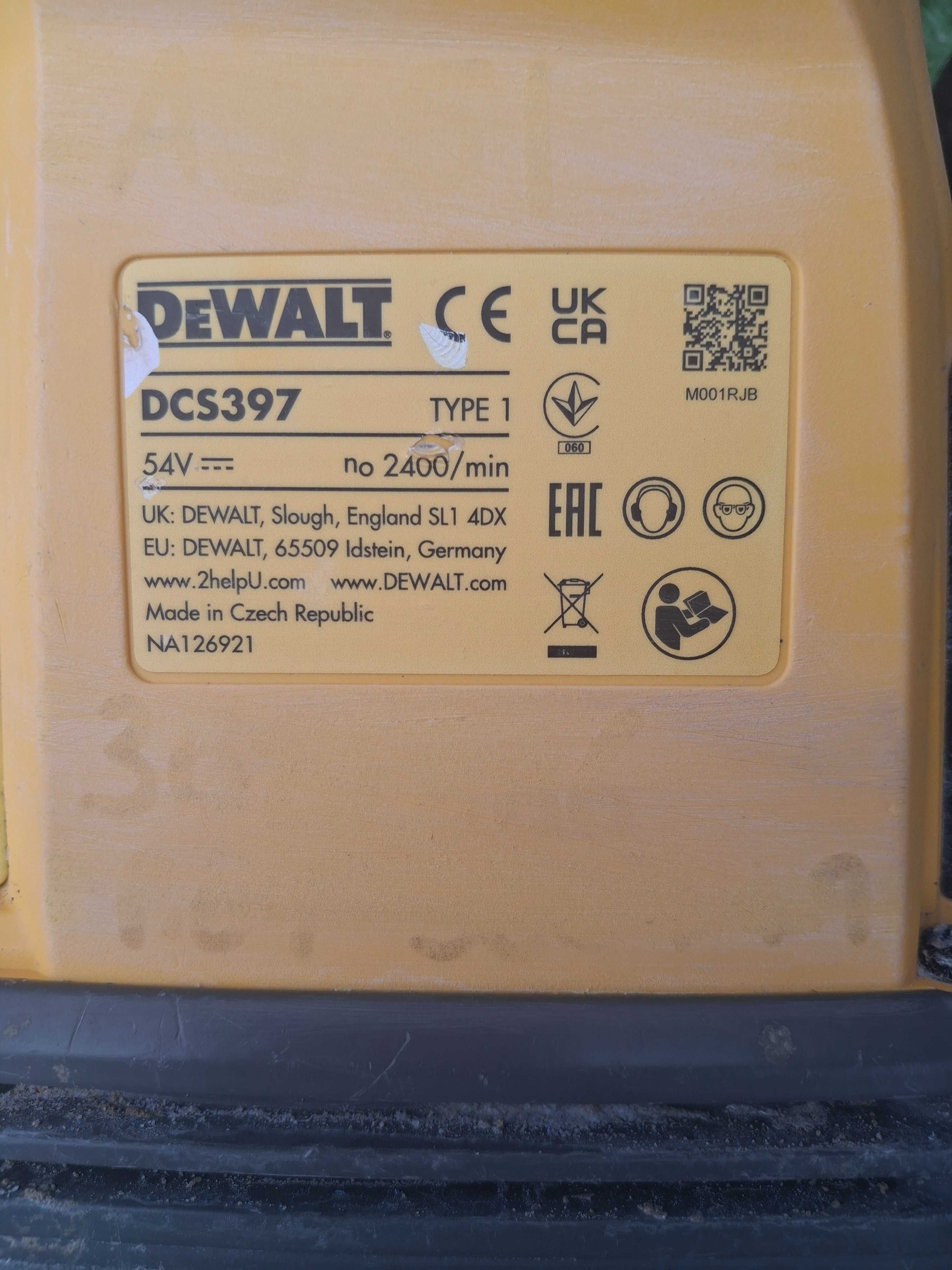 Акумулаторен трион за тухли DeWalt DCS397