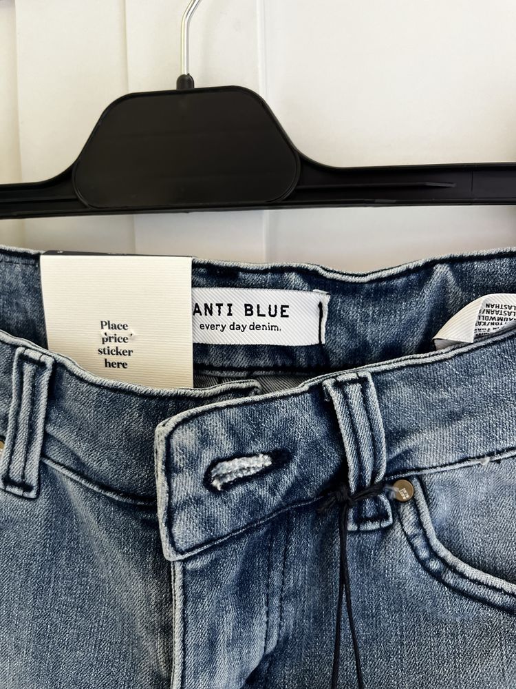 Къси панталони на ANTI BLUE