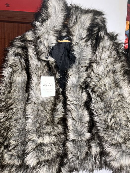 Haina blana argintie