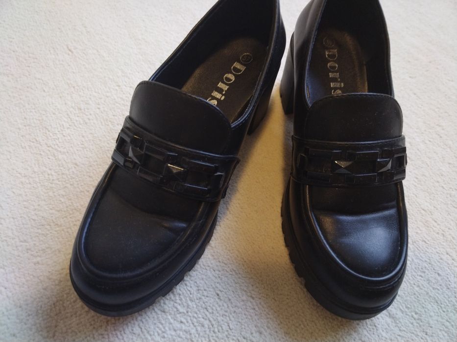 Дамски класически обувки