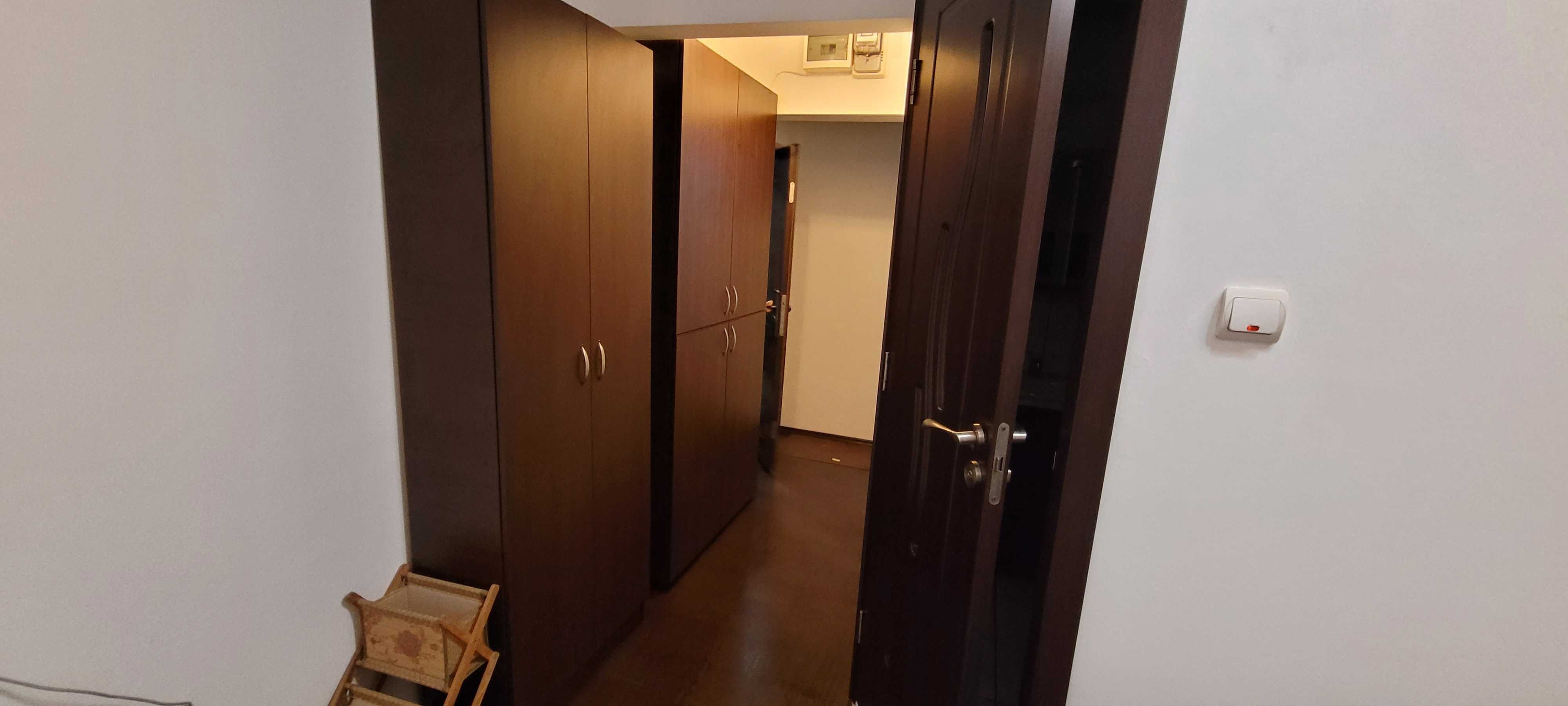 Proprietar, inchiriez apartament 2 camere in zona Sagului
