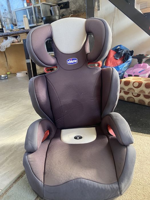 автокресло Chicco (15–36 кг)