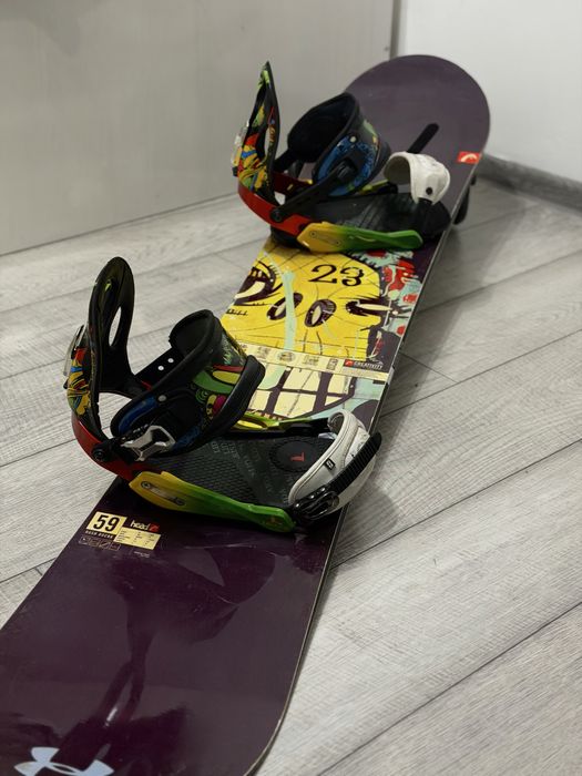 Продам сноуборд с креплениями Head в отличном состоянии