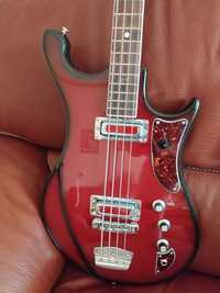 Продавам бас китара УРАЛ произведен 1974 г.