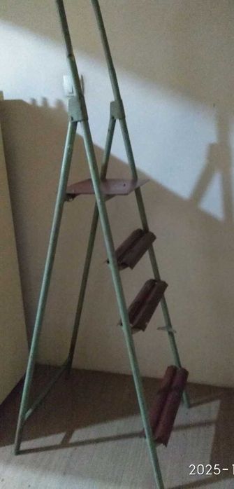 стремянка советская, срочно и недорого