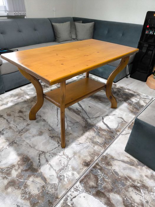 Трапезна и холна маса