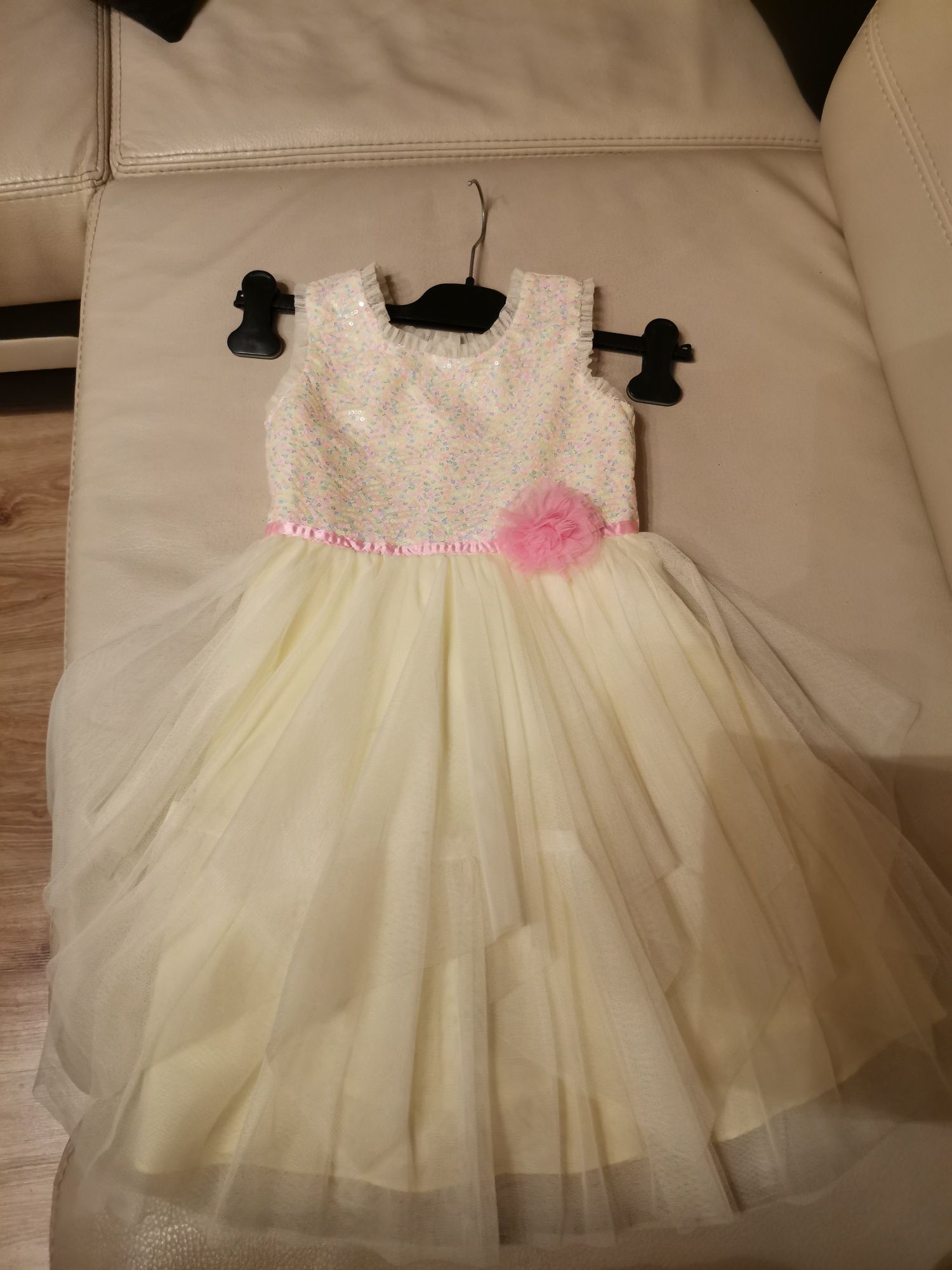 Красива детска рокля