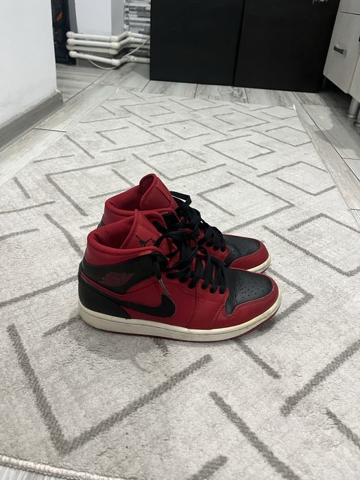 Vand jordan 1 mid reverse bred
