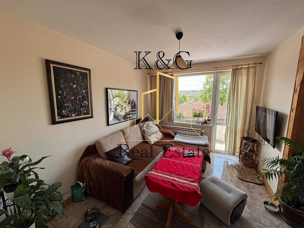 Продава се Етаж от къща в Разград, Варош - 2 кв.м за 67575 €/кв.м - Снимка #4