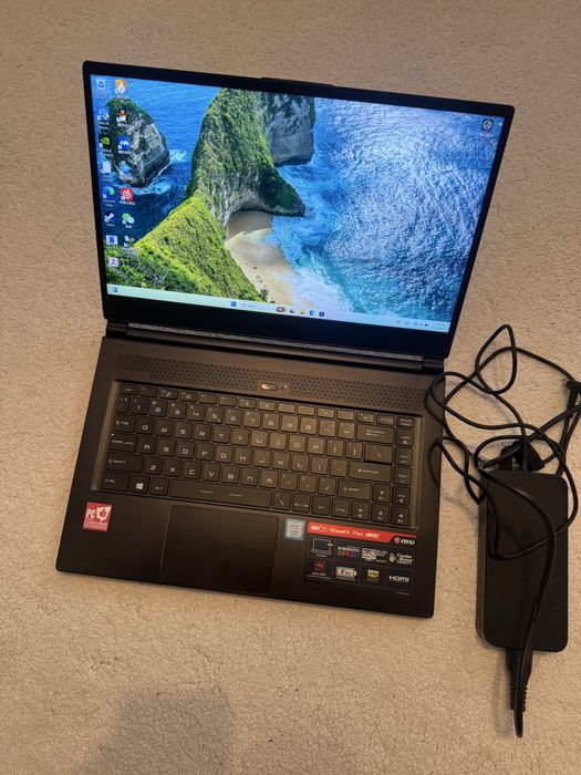 Lapto MSI gaming i7 generatie 8, bateria defecta