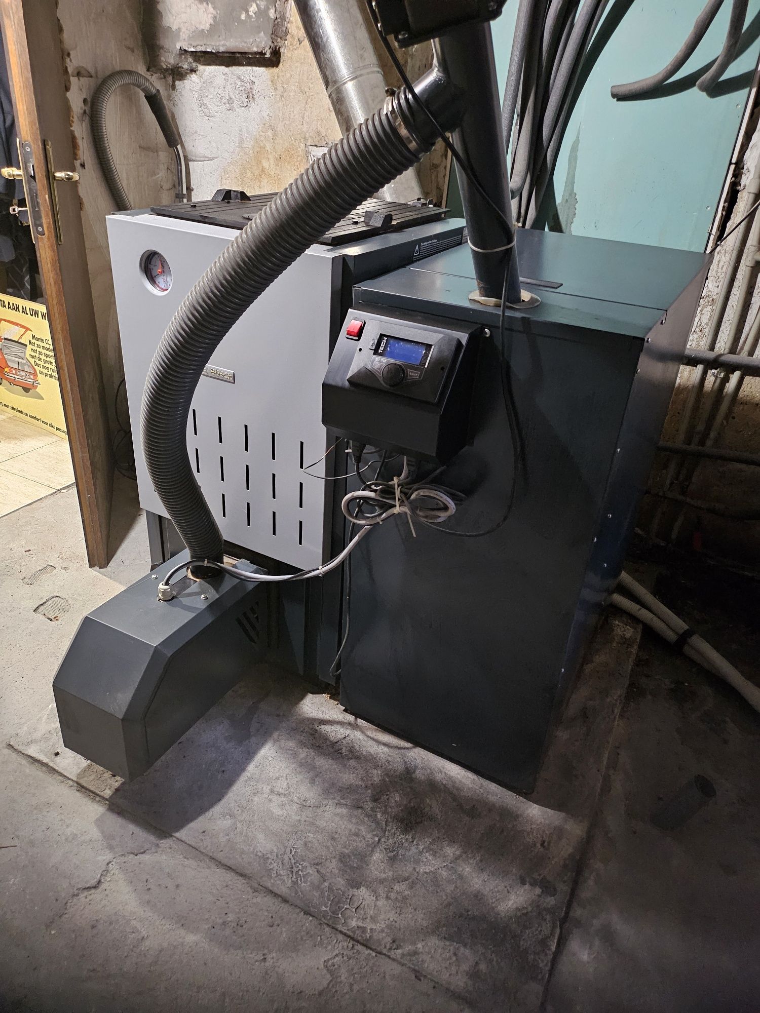 Пелетна система Bosch 2000 B, 24-28kw + горелка BRENN 2000.