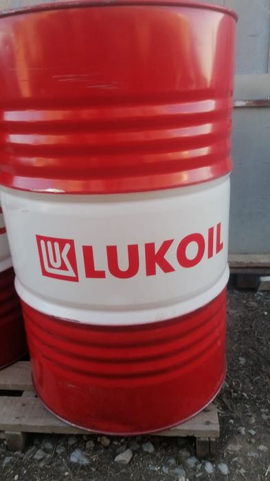 Дизельное всесезонное масло Лукойл в бочке